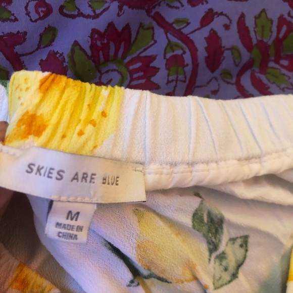 Skies Are Blue Med Midriff Top - Lemons 🍋 - Picture 4 of 5